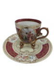 Royal Vienna - Austria- Século XIX - Antiga xicara  de café em porcelana ROYAL VIENNA  século XJX  com cena greco - romanas em policromia , formato ovoidal sobre 3 pés , cercadura  com ornamentações  em ouro e faixas bordô decorada com flores ,( marca no verso )  pequeno fio de cabelo . Medindo 7,5 x 8,5 cm