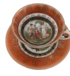 Royal Vienna - Austria - Século XIX - Antiga xicara  de café em porcelana ROYAL VIENNA  formato tacinha , esmaltada e vitrificada , decoração central Cena greco - romanas  pintada a mão  em policromia , base alta  , cercadura  com ornamentações  em ouro e faixas bordô decorada ,( marca no verso )   Medindo 5 x 8,5 cm  ( desgaste do tempo)