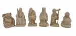 SEIS ESTATUETAS CHINESAS  EM RESINA REPRESENTANDO DIVINDADES DA MITOLOGIA CHINESA QUE SIMBOLIZAM FORTUNA , PROSPERIDADE  E LONGEVIDADE,  MEDINDO A MAIOR 6 CM