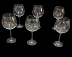 SCHOTT ZWIESEL - Seis taças altas e bojudas em  cristal alemão translúcido, base redonda. Marcado na base. Medindo  8 x 25 cm.
