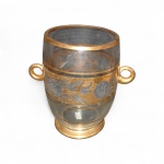 Balde para gelo anos 50 em vidro translúcido com acabamento dourado, (Obs. Apresenta pontos de desgastes no dourado) medida  11 x 17  cm