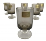 Conjunto de 6 tacas para vinho do Porto em vidro fumê, marca Luminarc  Verrerie dArques, France, com adesivo original. Mede 7,5cm  de altura.