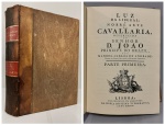 ANDRADE, Manoel Carlos de. - LUZ DA LIBERAL, E NOBRE ARTE DA CAVALARIA -  Offerecida ao Senhor D. João Principe do Brazil. Lisboa: Na Regia Officina Typografica, 1790. Fac-símile da edição original. 454 pp. Encadernado com danos no lombo, sem capas da brochura, exemplar bem preservado. 23 x 32 cm.