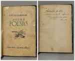 CARDOSO, Lucio. - NOVAS POESIAS. Livraria José Olympio Editora. Rio de Janeiro: Livraria José Olympio Editora, 1944. PRIMEIRA EDIÇÃO COM DEDICATÓRIA AUTÓGRAFA DO AUTOR: "A Roberto Seidel, cordialmente oferece Lucio Cardoso. Rio, 44". 80 pp. + colofão. Encadernado com as capas da brochura em bom estado de conservação. 13 x 19 cm.
