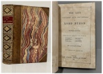 BYRONS LIFE LETTERS, LETTERS, AND JOURNALS IN ONE VOLUME. London: John Murray, 1860. 735 pp. + Retrato de Lord Byron at the age of 19. Imperceptíveis picos de insetos nas três primeiras páginas. Encadernação antiga em pleno marrom e os três cortes marmorizados. Ótimo estado de conservação. 15 x 23,5 cm.