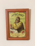 Quadro decorativo com propaganda da marca de bebidas Africano, contendo os dizeres todas as rolhas e cápsulas vão marcadas Africano, imitações serão perseguidas por lei. Peça vintage de grande valor histórico e publicitário, ideal para colecionadores ou para decoração com temática retrô e comercial antiga. Qualquer duvida entrar em contato pelo whatsapp: 11932480666. OBS: A sua participação em nosso leilão ajuda em causas animais.