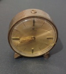 Relogio - Marca Cyma !! tipo de mesa !! tipo despertador !! precisa conserto ... muito tempo parado !! acervo de colecionador !!