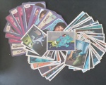 Colecionismo- 77 peças - 62 figurinhas do album Monstros S.A. !! todas diferentes !! + 15 cartas do Disney Violeta !! todas diferentes !! acervo de colecionador !!