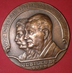 Medalha- Jubileu de ouro 1920/1970- Universidade Federal do Rio de Janeiro/ bronze diâmetro 49mm