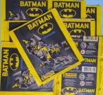 Album - 8  Pacotinhos de figurinhas do album do Batman Aniversario de 80 anos !! lacrados !! guardados para serem abertos após 4 anos !! ( edição de 2019 ) talvez esteja ai sua figurinha que falta !!! ou para revenda !! cada um contem 4 cromos e um Card !!