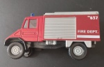 Colecionismo- Miniatura de caminhão de Bombeiros .. tipo socorro !! modelo Mercedes Benz !!  com carroceria fechada para ferramentas , fabricante Welly !! comprimento maior de 11cm !! material plastico combinado !!
