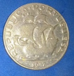  Moeda/ Portugal  !! Prata !!  Valor de 5 escudos ano de 1947   !!   Valor de mercado 45,00 Reais   !!!  !  