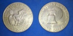 2 Moedas / USA - par de One Dollar antigos !! De desenhos diferentes Sino e Aguia !! Anos de 1972 e comemorativo de 1976 !! !!