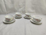 Jogo de chá 4 xícaras de chá em porcelana Renner floral com friso ouro. Medindo 9cm x 6cm de altura.