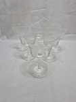 Jogo de 6 taças abertas em cristal lapidado. Medindo 9,5cm x 13cm de altura.