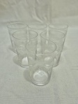 Jogo de 6 copos de aperitivo em cristal lapidado. Medindo 4,5cm x 7cm de altura.