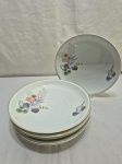 Jogo de 6 pratos fundos de massa, sopa em porcelana Real, floral com friso ouro. Medindo 21,5cm de diâmetro.