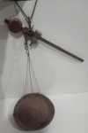 ANTIGA BALANÇA DE COLEÇÃO EM BRONZE E FERRO.