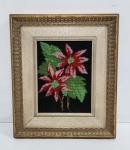 ANTIGO QUADRO DECORATIVO EM TAPEÇARIA RETRATANDO UMA FLOR. MEDINDO 32  X 27.5 CM