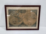 ANTIGO  QUADRO MAPA MUNDI. MOLDURA COM RESQUÍCIOS DE CUPIM. MEDINDO 25 X 34.5 CM