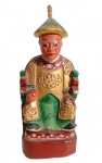 ANTIGA ESTATUETA POLICROMADA CHINESA EXECUTADA EM MADEIRA NOBRE. MEDINDO 18.5 X 4.5 X 7 CM