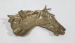 Antigo cinzeiro em bronze representando um cavalo. Medindo 16 x 12 cm