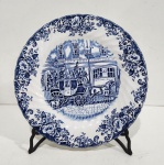 ANTIGO PRATO DE COLEÇÃO EM FAIANÇA INGLESA JOHNSON BROS COM DECORAÇÃO DE CENA DE CARRUEAGEM. MEDINDO 19.5 CM