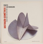 Abstração Geométrica - Concretismo e Neoconcretismo. Textos Ligia Canongia, Ferreira Gullar, Waldemar Cordeiro. Edição FUNARTE. 70 páginas. Abraham Palatnik, Ivan Serpa. Mary Vieira, Geraldo de Barros, Almir Mavignier, Lygia Clark, Willys de Castro, Judith Lauand, Luiz Sacilotto, Hermelindo Fiaminghi, entre outros. Formato 21x21cm.