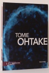 Tomie Ohtake. Texto Ana Paula Cavalcanti Simioni. Coleção Folha Grandes Artistas. 93 páginas. Capa dura.
