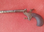 ANTIGO E RARO PROTOTIPO DE REVOLVER DE BOLSO DO VELHO OESTE - PEÇA UNICA - OBSERVAÇOES LEGAIS CONFORME ARTIGO 3, INCISO XXI DA LEI NUMERO 10.826 (ESTATUTO DO DESARMAMENTO) - ITEM NAO FUNCIONAL / OBSOLETA - NO ESTADO CONFORME FOTOS - ITEM SERA ENVIADO DA BAHIA