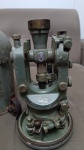 ANTIGO TEODOLITO DA SEGUNDA GUERRA MUNDIAL - USADO PARA OBSERVAR OS ASTROS - NO ESTADO CONFORME FOTOS - OBJETO SERA ENVIADO DA BAHIA