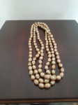 LINDO COLAR DE 3 VOLTAS COM PEROLAS DOURADAS SINTETICAS - USADO - NO ESTADO CONFORME FOTO
