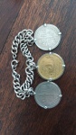 ANTIGA PULSEIRA EM PRATA DECORADA COM MOEDAS DE PRATA E BRONZE - NO ESTADO CONFORME FOTOS
