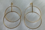 LINDO PAR DE BRINCOS ARGOLA EM OURO 10K - PESANDO 6,7 GRAMAS - USADO, APRESENTA SINAIS DE USO - VALOR ABAIXO DA COTAÇAO DO OURO - NO ESTADO CONFORME FOTOS