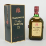 BEBIDA, uma (1) garrafa de Whisky escocês BUCHANAN S, 12 anos de Luxe, teor 43%, capacidade 1 litro,lacrado e com evaporação, vide foto.