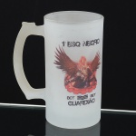 VIDRO, uma (1) caneca da EEAR, Primeiro Esquadrão Negro, Força Aérea Brasil, acetinada, medindo 15 cmaltura, vide foto.