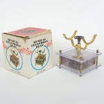 DIVERSOS, um (1) MUSICAL TELEPHONE REST, Made in Hong Kong, confeccionado em materiais variados,acondicionado na caixa de papel cartonado, não testado e sem garantia, vide foto.