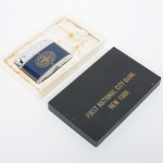 COLECIONISMO, um (1) isqueiro com propaganda do CITIBANK, produzido no Japão, acondicionado na embalagem original, não aparenta uso, vide foto.