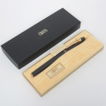 COLECIONISMO, uma (1) caneta esferográfica da marca CROSS, modelo CLASSIC BLACK, brinde do CITIBANK, sem a carga, acondicionada na caixa, vide foto.