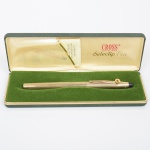 COLECIONISMO, uma (1) caneta esferográfica da marca CROSS, Made in USA, confeccionada em metal, espessada a ouro 1/20 10K Gold Filled, faltando a carga, brinde do CITIBANK, acondicionada na caixa original, vide foto.