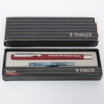 COLECIONISMO, uma (1) caneta tinteiro da marca PARKER, Made in USA, brinde da BARCLAYS VISA TRAVELLERS CHEQUES, acondicionada na caixa, vide foto.
