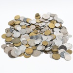 NUMISMÁTICA, mais de duzentos e cinquenta (+250) moedas, nacional e estrangeira, diversos, metais, períodos, padrões monetários, valores e estados de conservação, CAÇA AO TESOURO, todas circuladas, algumas no estado, vide foto.