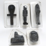 DIVERSOS, cinco (5) esculturas distintas, inspiradas na antiga Civilização Egípcia do período dos Faraós, todos lacrados e sem uso, brindes de revistas, vide foto.