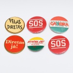 COLECIONISMO, seis (6) broches com propaganda Política ou Campanha Popular, sinais de uso, vide foto.