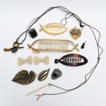 BIJUTERIAS E OUTROS, treze (13) itens dentre: peanhas, anéis, pingentes, gargantilhas, etc., todos com sinais de uso, vide foto.