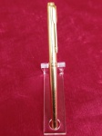 CANETA PARKER 180 (DOURADA) U.S.A, EM BOAS CONDIÇÕES, PORÉM NÃO TESTADA! SENDO OFERTADO NO ESTADO ATUAL (USADO), CONFORME FOTOS E DESCRIÇÃO DO ANUNCIO! PODENDO OU NÃO CONTER AVARIAS, DEFEITOS E OU NECESSIDADE DE RESTAURO POR CONTA DO ARREMATANTE! Dúvidas, entrar em contato via WhatsApp: (11) 98287-6177.