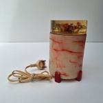 Luminária vintage, peça única, artesanal feita de resina. Peça no estado da foto, sem testes de funcionamento.