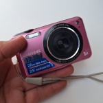 Câmera Digital Samsung ES68, Rosa, com cartão de memória. Peça no estado da foto, sem testes de funcionamento.