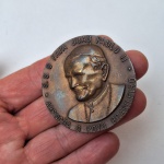 Linda Medalha Comemorativa do Papa João Paulo II, bronze, verso com imagem de Nossa S. Aparecida. Numismática Religioso. Peça no estado da foto.