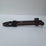 Lote com objeto antigo de ferro, peça integrande de uma balança. Peça no estado da foto, sem testes de funcionamento.